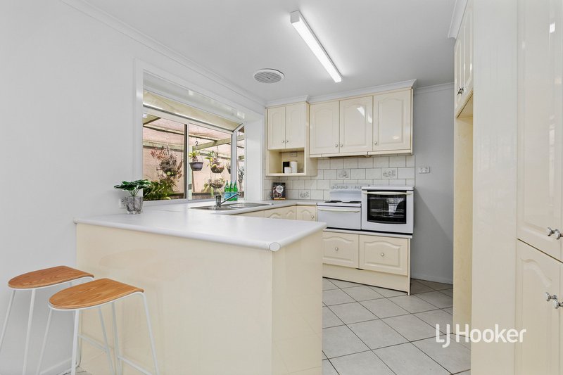 Photo - 24 Hooker Road, Werribee VIC 3030 - Image 8