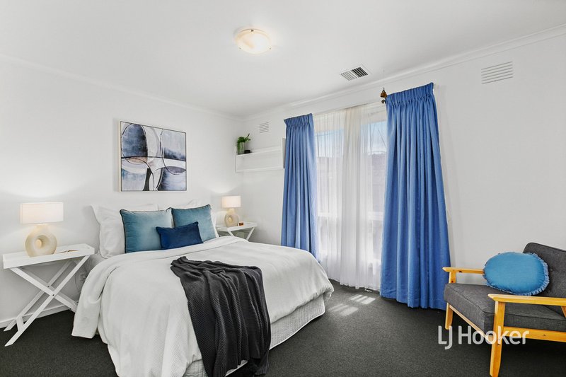 Photo - 24 Hooker Road, Werribee VIC 3030 - Image 11