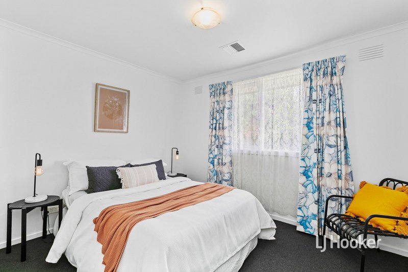 Photo - 24 Hooker Road, Werribee VIC 3030 - Image 12