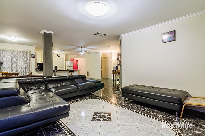 Photo - 24 Horsfield Street, Cranbourne North VIC 3977 - Image 12