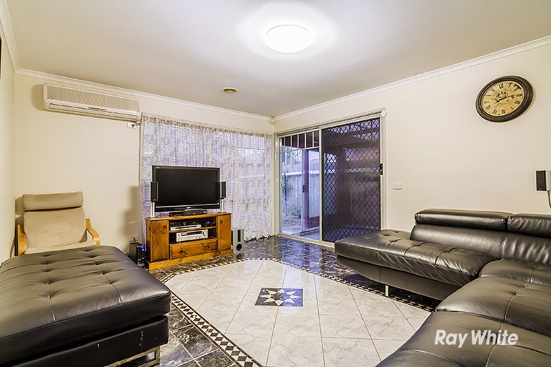 Photo - 24 Horsfield Street, Cranbourne North VIC 3977 - Image 13