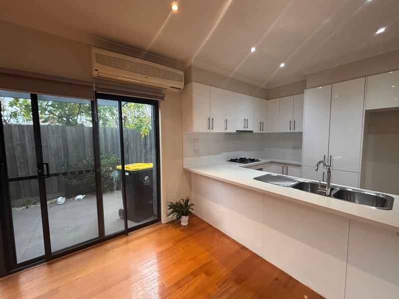 Photo - 2/4 Howard Court, Glenroy VIC 3046 - Image 4