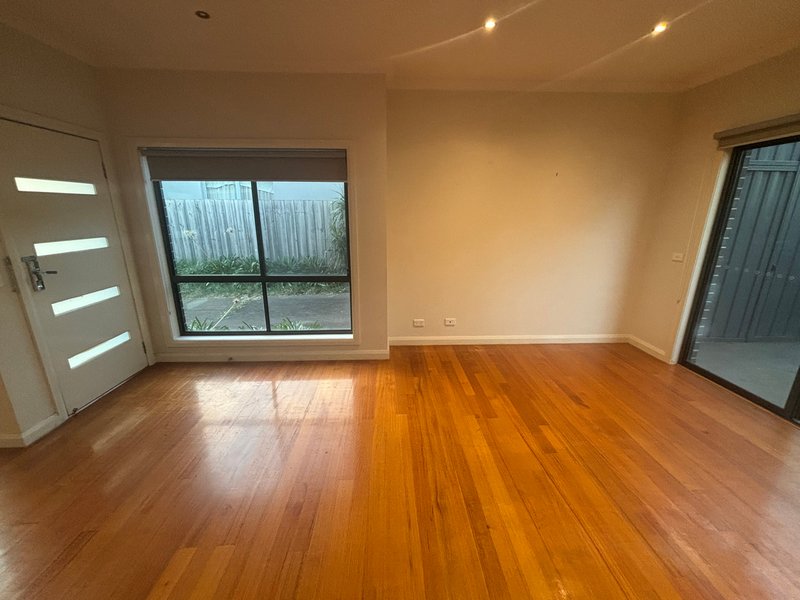 Photo - 2/4 Howard Court, Glenroy VIC 3046 - Image 10