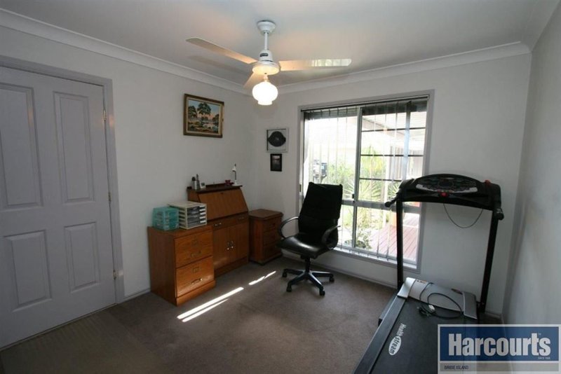 Photo - 24 Hoya Crescent, Bongaree QLD 4507 - Image 9