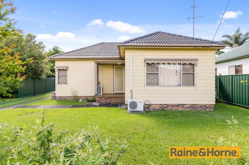 24 Hurt Parade, Unanderra NSW 2526