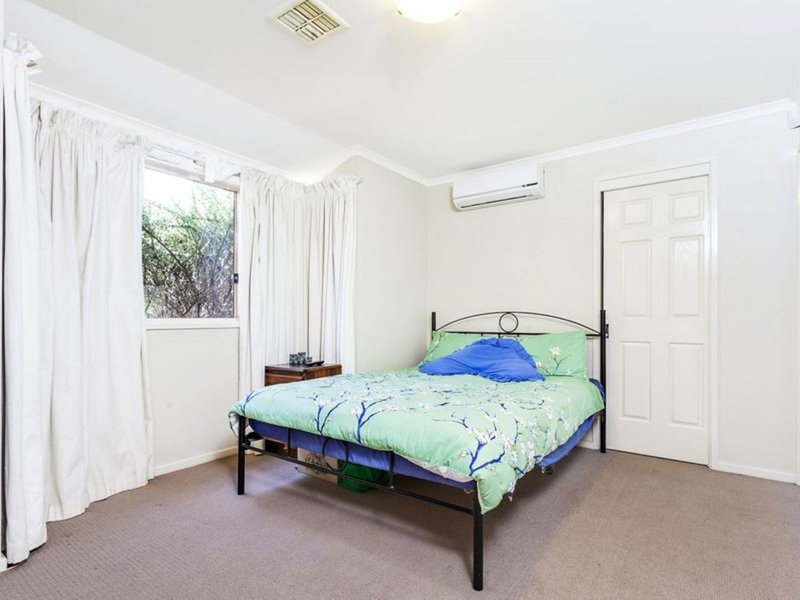 Photo - 2/4 Hutchins Street, Yarralumla ACT 2600 - Image 6