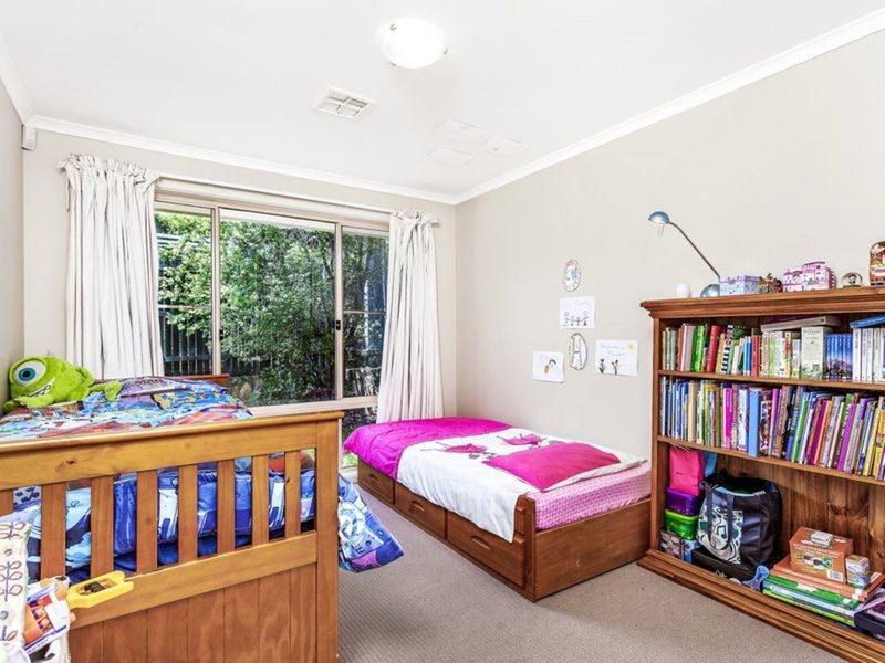 Photo - 2/4 Hutchins Street, Yarralumla ACT 2600 - Image 8