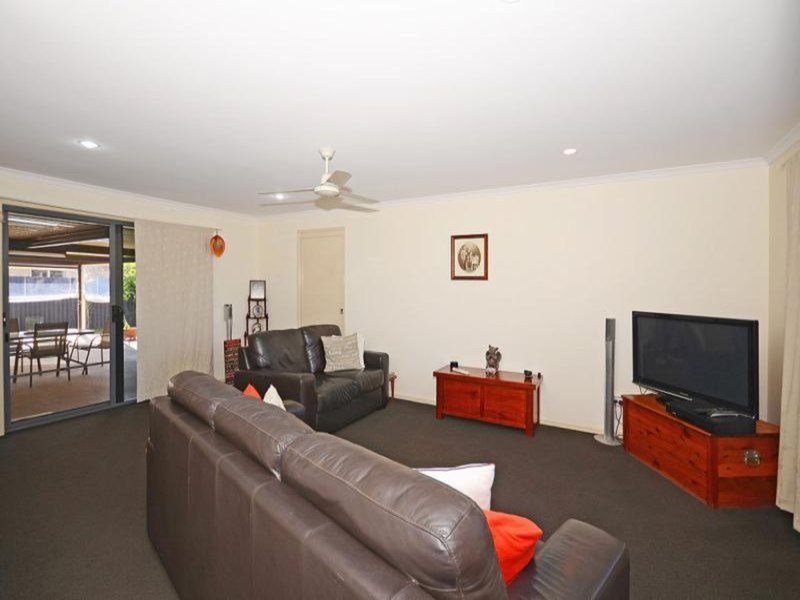 Photo - 24 Hyperno Road, Point Vernon QLD 4655 - Image 3