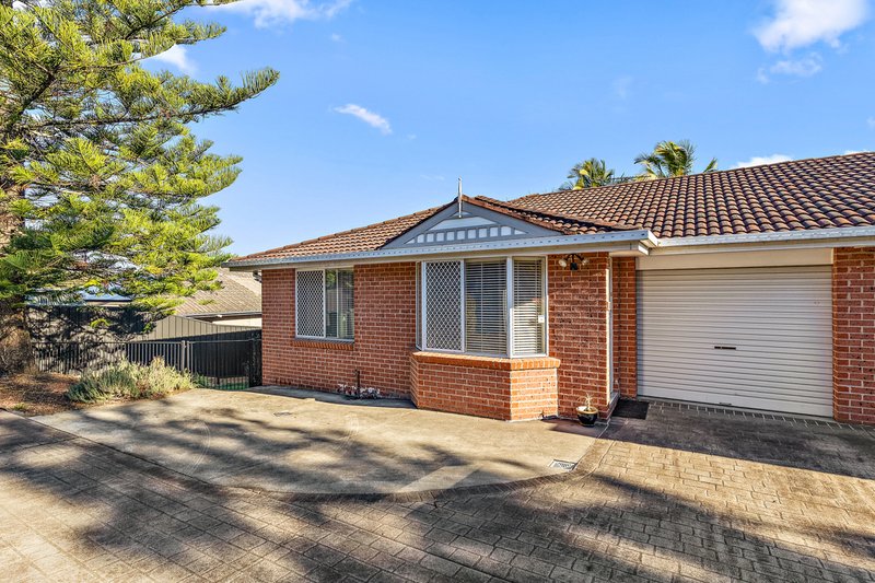 Photo - 2/4 Ibis Close, Mount Hutton NSW 2290 - Image 1