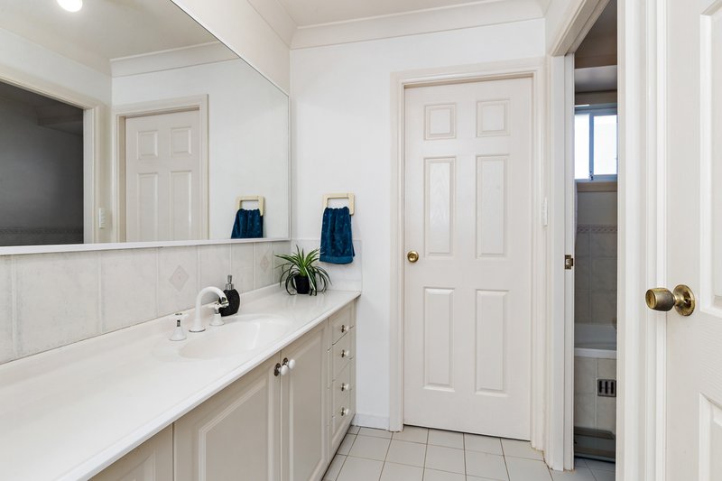 Photo - 2/4 Ibis Close, Mount Hutton NSW 2290 - Image 8
