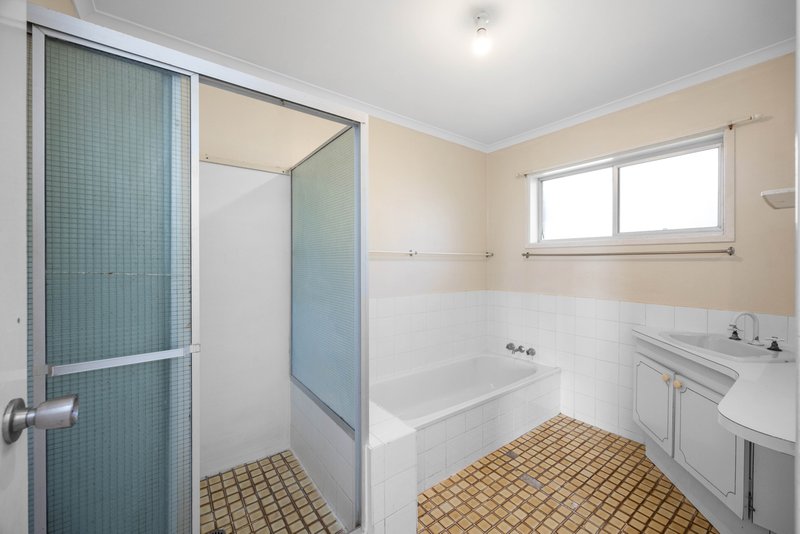 Photo - 24 Ikara Street, Battery Hill QLD 4551 - Image 11
