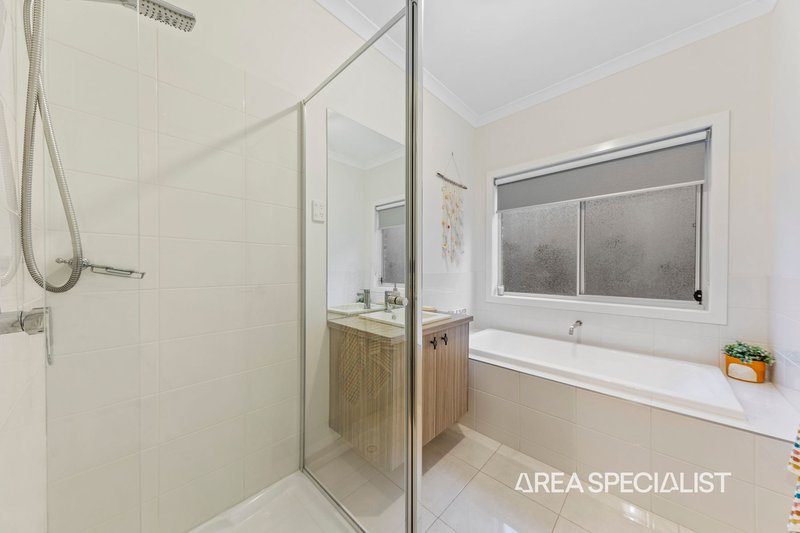 Photo - 24 Illawarra Way, Pakenham VIC 3810 - Image 30