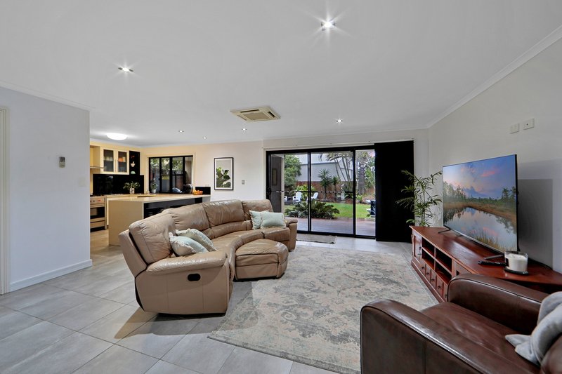 Photo - 24 Iluka Street, Innes Park QLD 4670 - Image 7