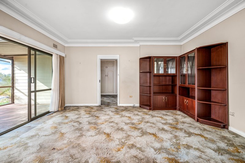 Photo - 24 Inglis Street, Kotara South NSW 2289 - Image 4
