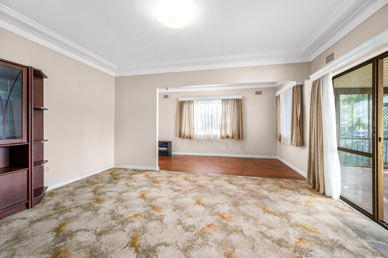 Photo - 24 Inglis Street, Kotara South NSW 2289 - Image 5