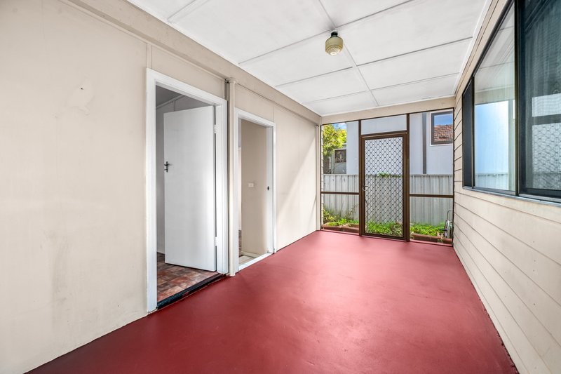 Photo - 24 Inglis Street, Kotara South NSW 2289 - Image 15