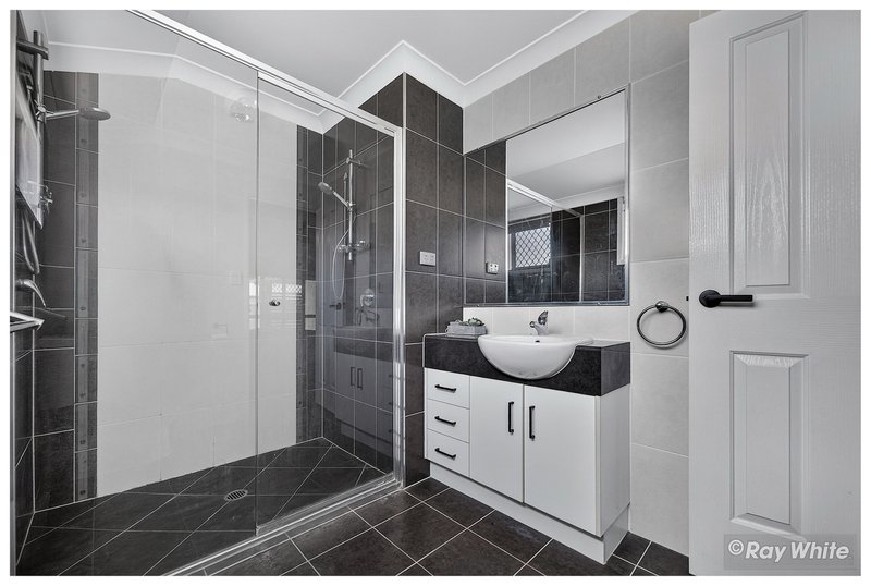 Photo - 24 Ingram Drive, Gracemere QLD 4702 - Image 11