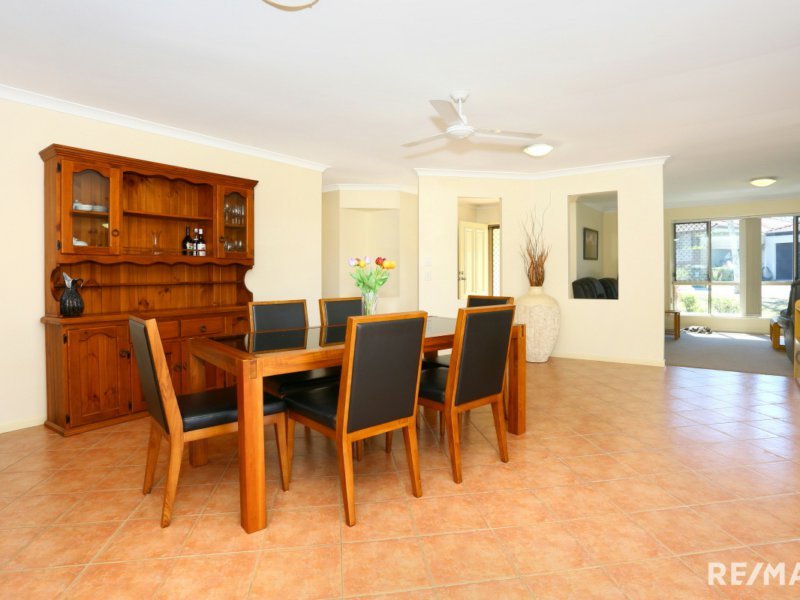 Photo - 24 Inwood Circuit, Merrimac QLD 4226 - Image 8