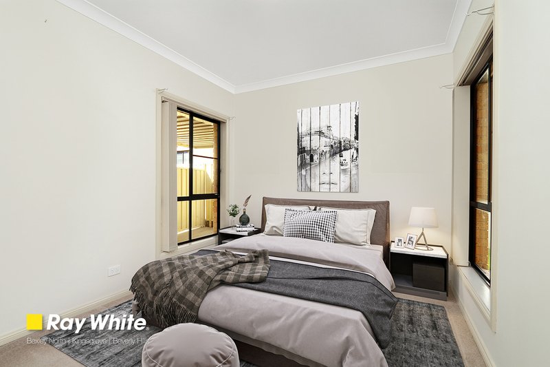 Photo - 2/4 Iona Place, Bass Hill NSW 2197 - Image 5