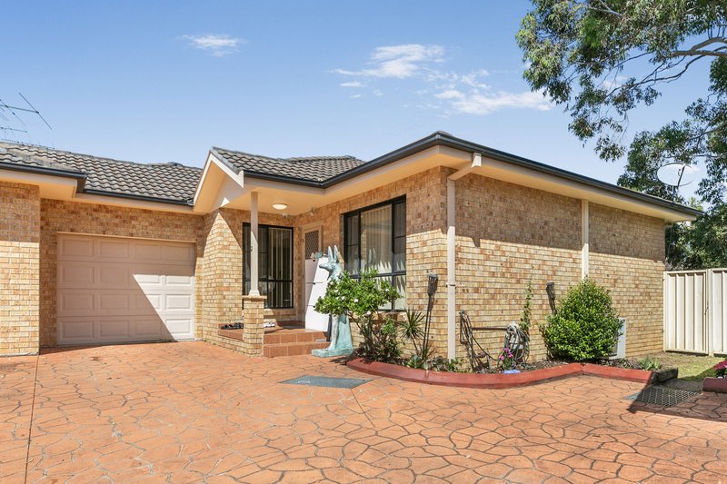 Photo - 2/4 Iona Place, Bass Hill NSW 2197 - Image 1