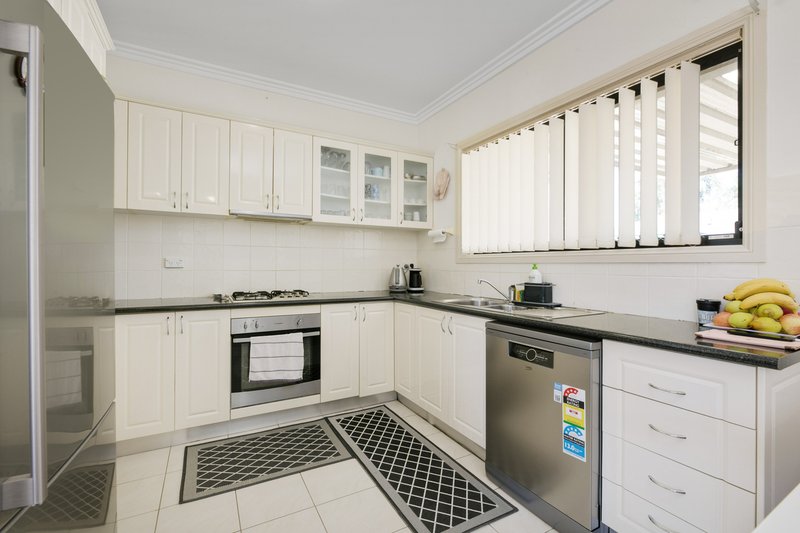 Photo - 2/4 Iona Place, Bass Hill NSW 2197 - Image 4