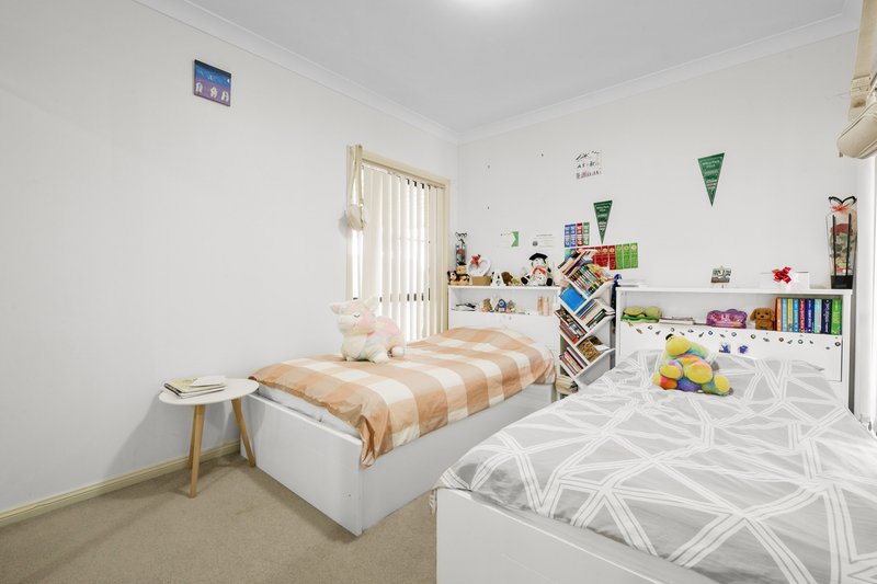 Photo - 2/4 Iona Place, Bass Hill NSW 2197 - Image 7