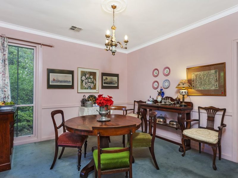 Photo - 24 Irwin Street, Yarralumla ACT 2600 - Image 4