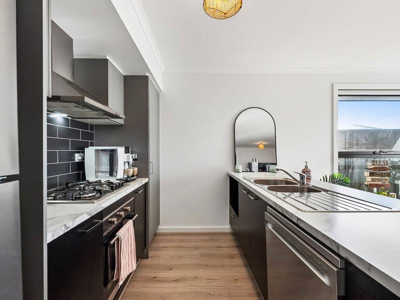 Photo - 24 Islay Place, Blakeview SA 5114 - Image 2