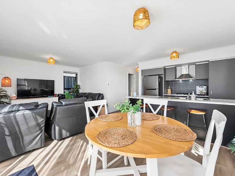 Photo - 24 Islay Place, Blakeview SA 5114 - Image 5