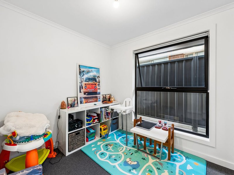 Photo - 24 Islay Place, Blakeview SA 5114 - Image 11
