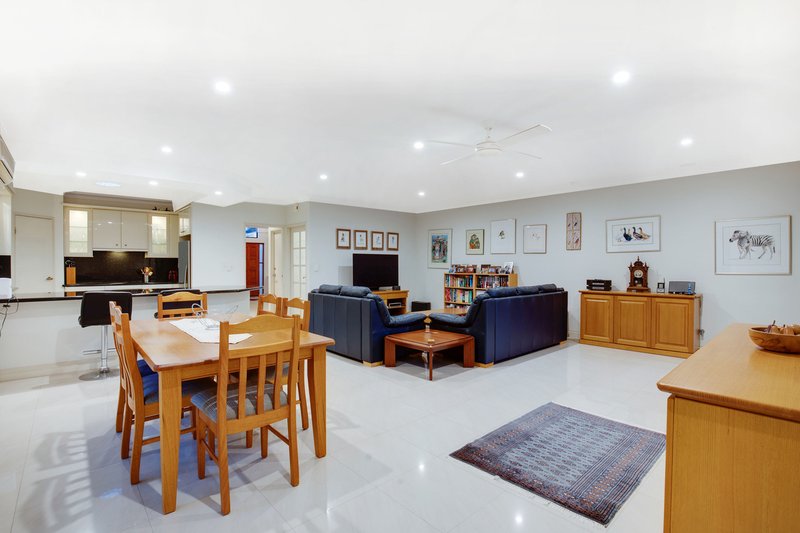 Photo - 24 Jacana Circle, Gwelup WA 6018 - Image 13