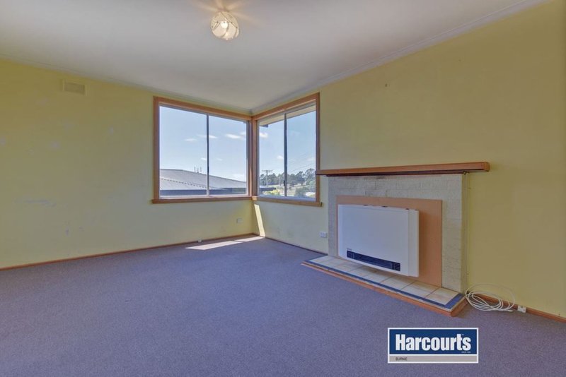 Photo - 24 Jacobs Crescent, Upper Burnie TAS 7320 - Image 6