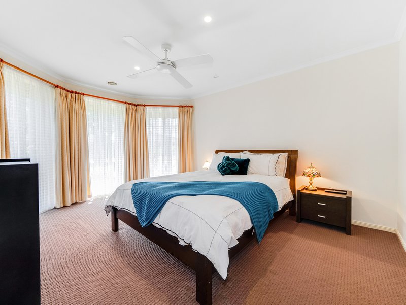 Photo - 24 Jagger Circuit, Cranbourne East VIC 3977 - Image 15