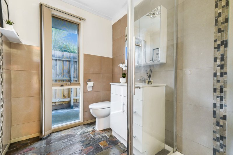 Photo - 24 James Bathe Way, Narre Warren South VIC 3805 - Image 11