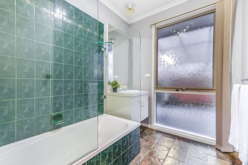 Photo - 24 James Bathe Way, Narre Warren South VIC 3805 - Image 14