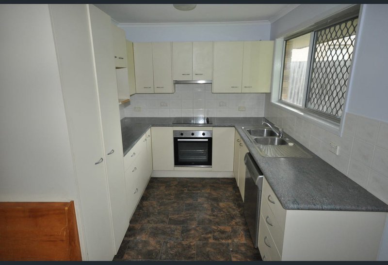 Photo - 24 Janita Drive, Browns Plains QLD 4118 - Image 3