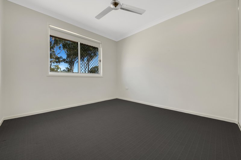 Photo - 24 Jardine Crescent, Boyne Island QLD 4680 - Image 11