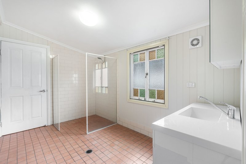 Photo - 24 Jared Place, Wynnum West QLD 4178 - Image 11