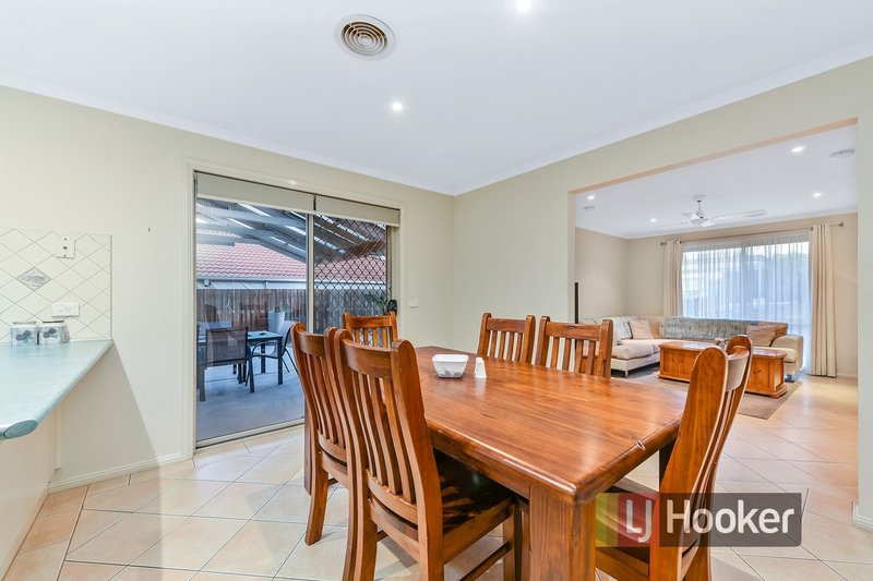 Photo - 24 Jarrah Court, Pakenham VIC 3810 - Image 3