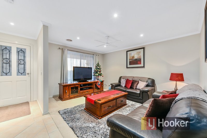 Photo - 24 Jarrah Court, Pakenham VIC 3810 - Image 5