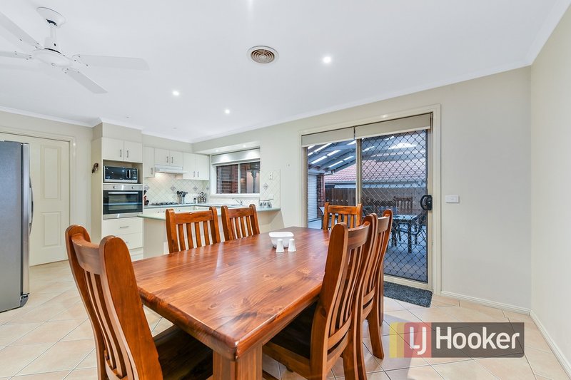 Photo - 24 Jarrah Court, Pakenham VIC 3810 - Image 6