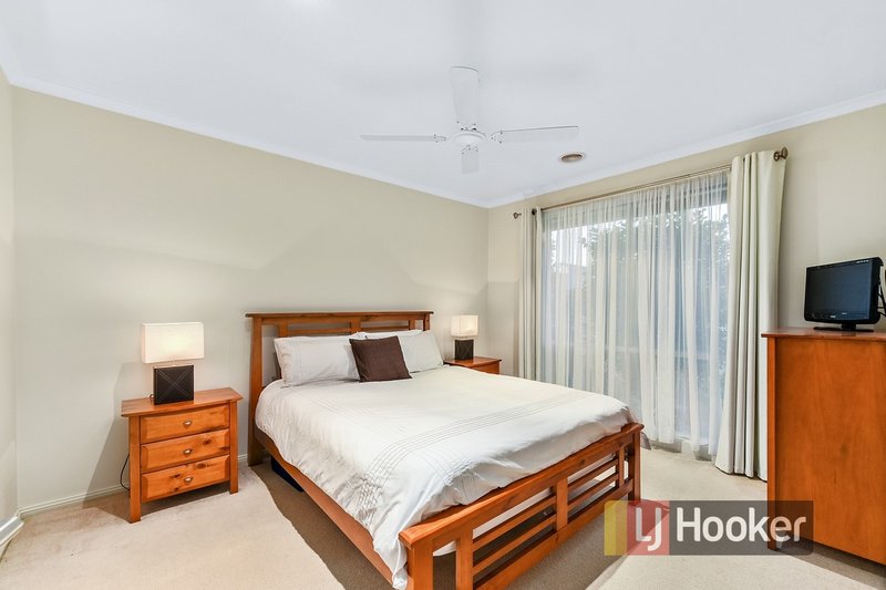 Photo - 24 Jarrah Court, Pakenham VIC 3810 - Image 9