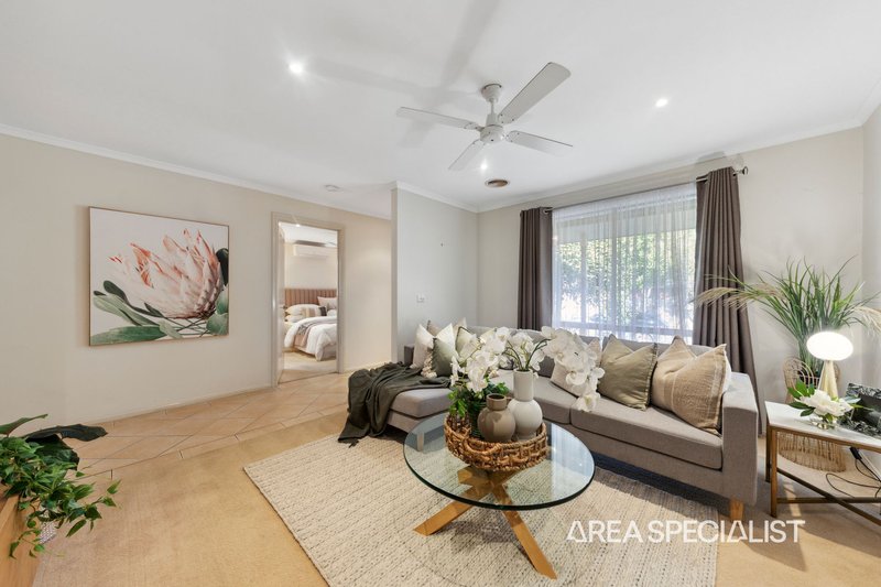 Photo - 24 Jarrah Court, Pakenham VIC 3810 - Image 6