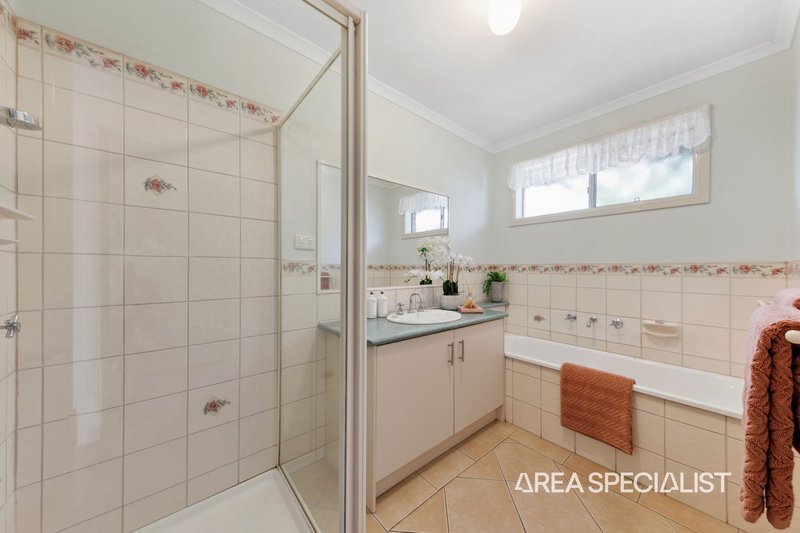 Photo - 24 Jarrah Court, Pakenham VIC 3810 - Image 17