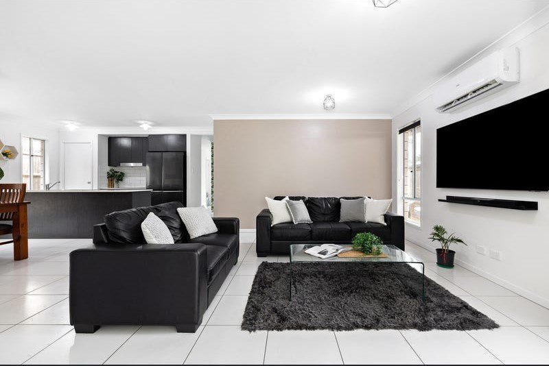 Photo - 24 John Storey Court, Park Ridge QLD 4125 - Image 2