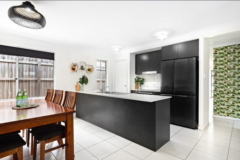 Photo - 24 John Storey Court, Park Ridge QLD 4125 - Image 4