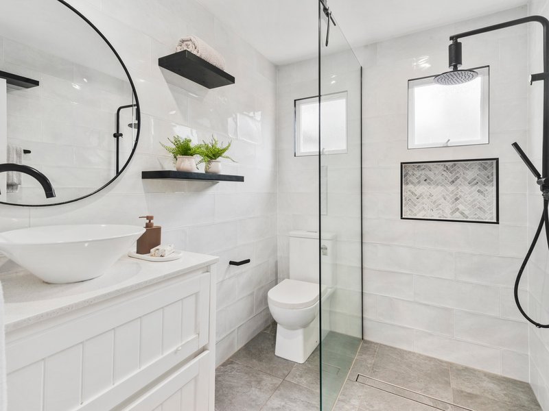 Photo - 2/4 Johnston Street, Bilinga QLD 4225 - Image 5