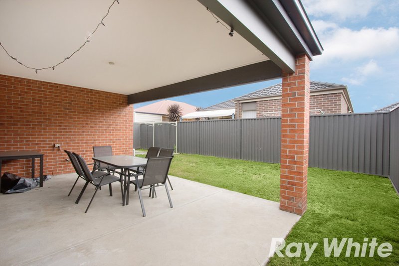 Photo - 24 Joseph Banks Drive, Pakenham VIC 3810 - Image 12