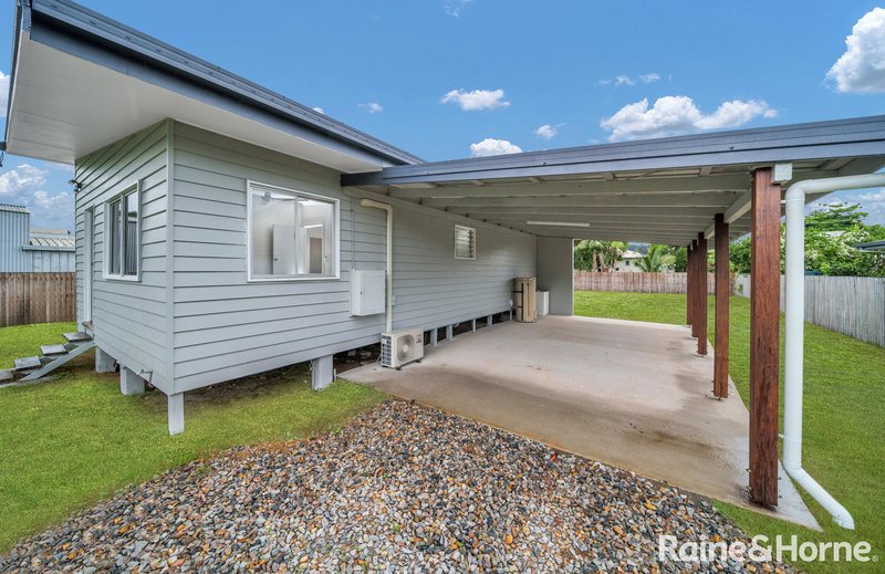 Photo - 24 Judy Street, Flying Fish Point QLD 4860 - Image 2