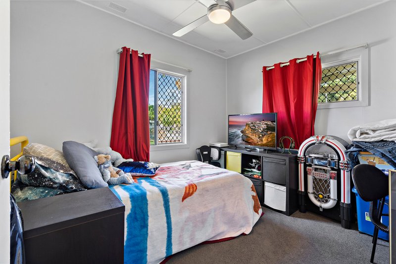 Photo - 24 Juers Street, Kingston QLD 4114 - Image 13